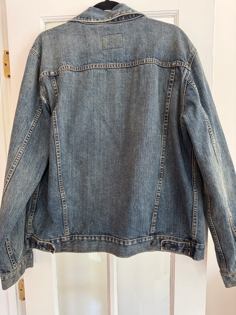 GAP Men's Vintage Wash Denim Jacket in Faded Blue - Picture 4 of 4